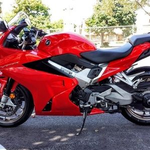 Meet your Posher, Pierre